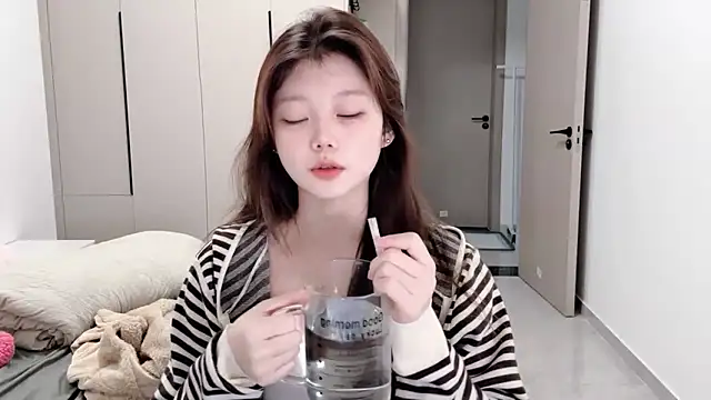 yangyang-1115 online show from 10/09/25, 04:54