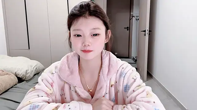 yangyang-1115 online show from 10/15/25, 04:18