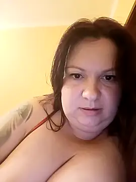 Snapshot of Szilvi93 chatting on 11/21/25, 06:39 Szilvi93 online show from 11/21/25, 06:39