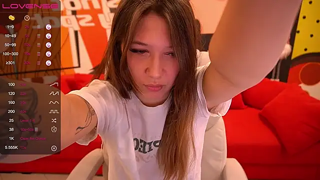 Snapshot of DreamyLinaa chatting on 12/27/24, 07:51 DreamyLinaa online show from 12/27/24, 07:51