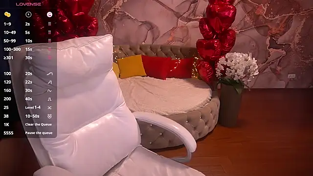 Snapshot of DreamyLinaa chatting on 02/22/25, 07:12 DreamyLinaa online show from 02/22/25, 07:12
