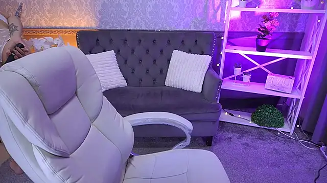 DreamyLinaa online show from 03/18/26, 07:44