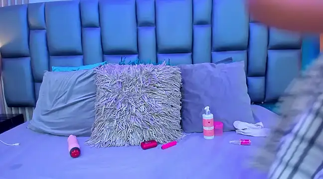 AshleyHill2 online show from 02/19/25, 07:50