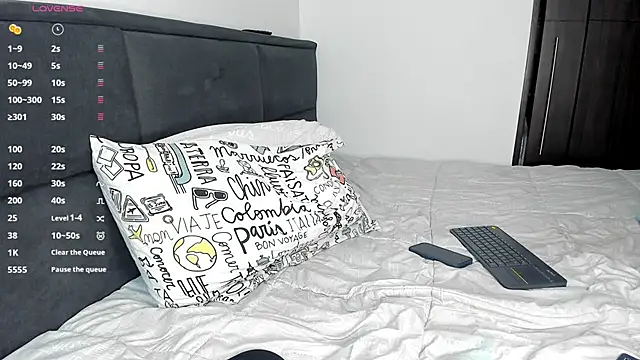 Snapshot of andrewChris_ chatting on 01/13/25, 10:56 andrewChris  online show from 01/13/25, 10:56