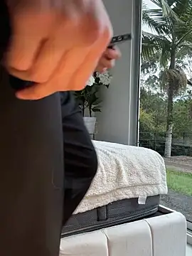 DimitriSullivan  online show from 04/18/26, 08:53