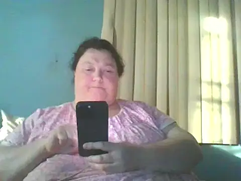 Snapshot of Honeybee2025 chatting on 01/09/25, 10:20 Honeybee2025 online show from 01/09/25, 10:20