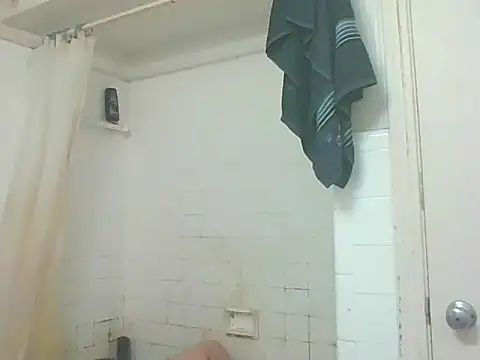 Snapshot of Honeybee2025 chatting on 02/17/25, 04:20 Honeybee2025 online show from 02/17/25, 04:20