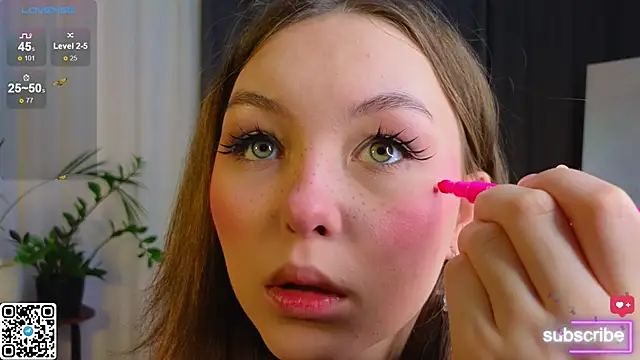 Snapshot of GwendolynFinch chatting on 03/02/25, 01:04 GwendolynFinch online show from 03/02/25, 01:04