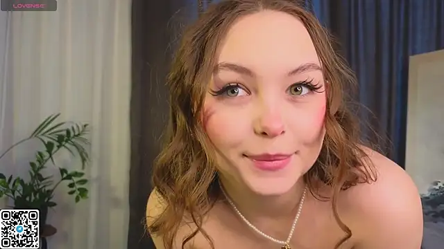 Snapshot of GwendolynFinch chatting on 03/06/25, 07:36 GwendolynFinch online show from 03/06/25, 07:36