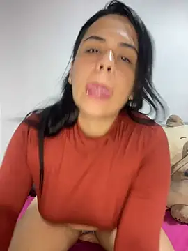 Snapshot of Leyna_Kenet chatting on 01/26/25, 12:37 Leyna Kenet online show from 01/26/25, 12:37