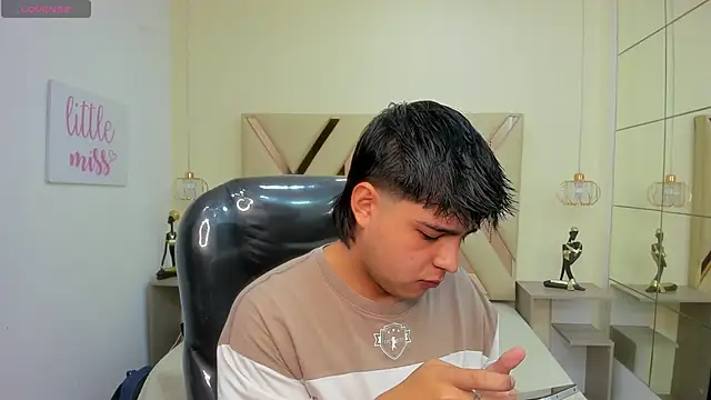 AndrewPherson online show from 04/23/26, 01:13