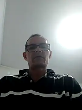 Snapshot of Lucianoonline chatting on 01/18/26, 09:29 Lucianoonline online show from 01/18/26, 09:29