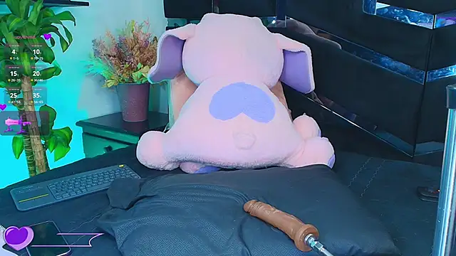 Snapshot of Kinky__Karo chatting on 02/12/25, 12:16 Kinky Karo online show from 02/12/25, 12:16