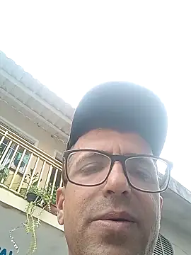 Snapshot of jtf4055 chatting on 12/18/25, 05:30 jtf4055 online show from 12/18/25, 05:30