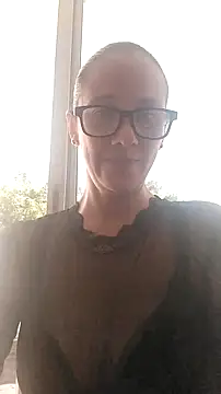 nicolle milf1978 online show from 09/23/25, 07:28