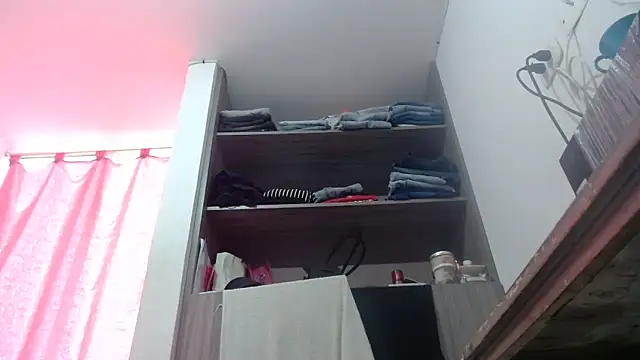 nicolle milf1978 online show from 03/10/26, 12:10