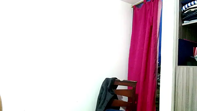 nicolle milf1978 online show from 04/17/26, 10:29