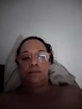 nicolle milf1978 online show from 05/21/26, 12:23