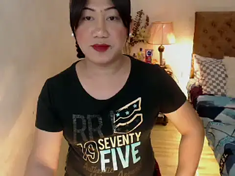 Snapshot of playtimesussy69 chatting on 12/10/24, 02:39 playtimesussy69 online show from 12/10/24, 02:39