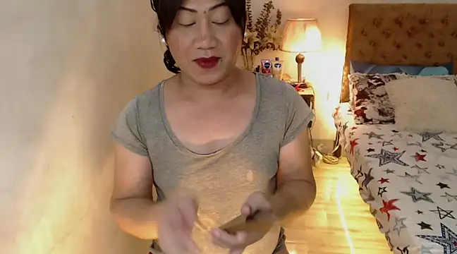 Snapshot of playtimesussy69 chatting on 01/01/25, 05:11 playtimesussy69 online show from 01/01/25, 05:11