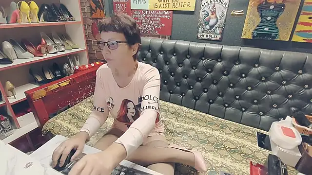 Snapshot of Lily4yourfun chatting on 10/12/25, 05:28 Lily4yourfun online show from 10/12/25, 05:28