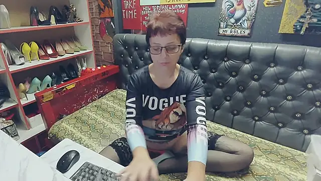 Snapshot of Lily4yourfun chatting on 11/14/25, 06:45 Lily4yourfun online show from 11/14/25, 06:45