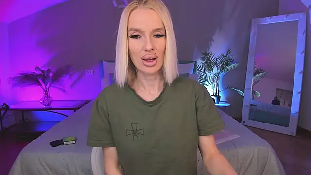 Lana kitty   online show from 04/14/26, 09:32