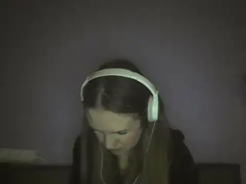 Snapshot of Milaniya261 chatting on 02/19/25, 04:12 Milaniya261 online show from 02/19/25, 04:12