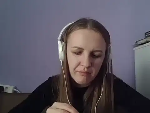 Snapshot of Milaniya261 chatting on 03/07/25, 12:34 Milaniya261 online show from 03/07/25, 12:34