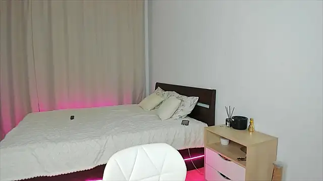 Xloe Queen online show from 02/02/26, 01:32