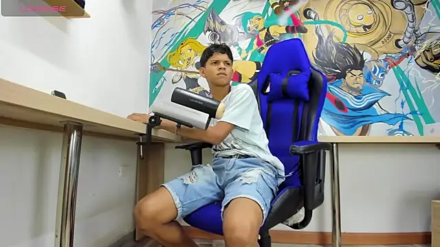 Snapshot of Jeffry_wolvess chatting on 01/05/25, 12:10 Jeffry wolvess online show from 01/05/25, 12:10