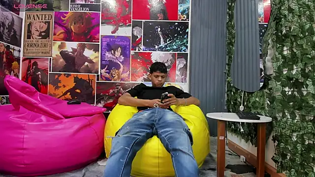 Snapshot of Jeffry_wolvess chatting on 01/14/25, 12:14 Jeffry wolvess online show from 01/14/25, 12:14