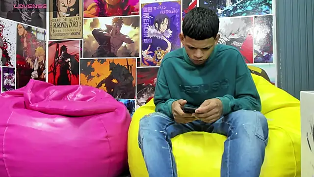 Snapshot of Jeffry_wolvess chatting on 02/10/25, 12:29 Jeffry wolvess online show from 02/10/25, 12:29