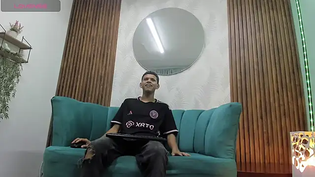 Snapshot of Jeffry_wolvess chatting on 02/18/25, 11:55 Jeffry wolvess online show from 02/18/25, 11:55