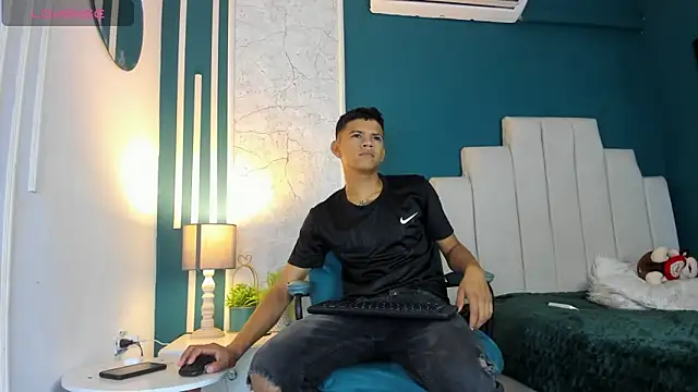 Snapshot of Jeffry_wolvess chatting on 02/27/25, 12:34 Jeffry wolvess online show from 02/27/25, 12:34