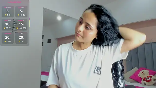 Giselle Roldan online show from 11/15/25, 08:05