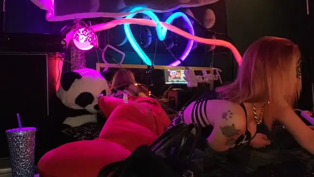 anonymouszN online show from 02/14/25, 08:48