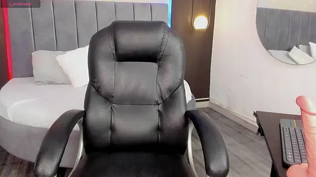 bella gibson online show from 02/20/25, 02:35