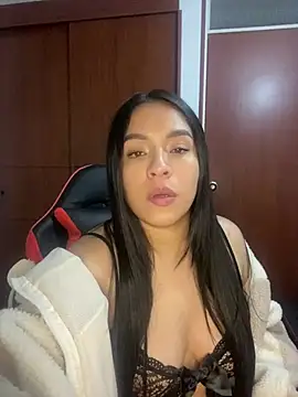 Snapshot of Alice_taylor1_ chatting on 01/08/25, 02:57 Alice taylor1 online show from 01/08/25, 02:57