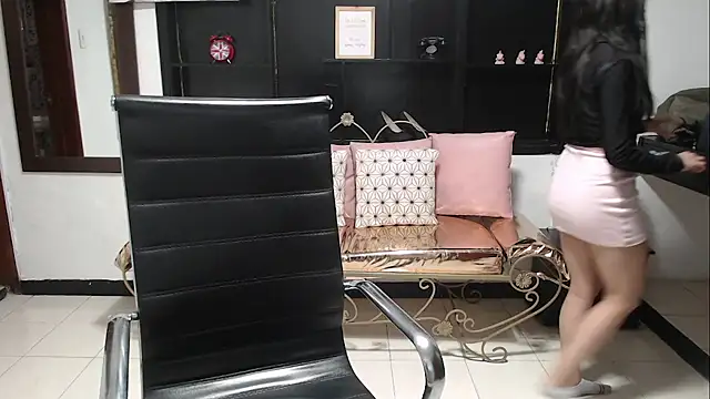 Snapshot of Angela_Diaz_ chatting on 12/23/24, 12:30 Angela Diaz online show from 12/23/24, 12:30