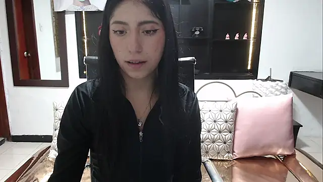 Snapshot of Angela_Diaz_ chatting on 12/30/24, 01:03 Angela Diaz online show from 12/30/24, 01:03