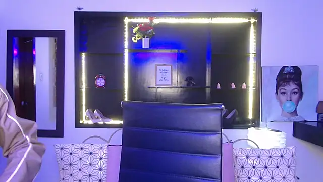 Snapshot of Angela_Diaz_ chatting on 01/09/25, 11:58 Angela Diaz online show from 01/09/25, 11:58