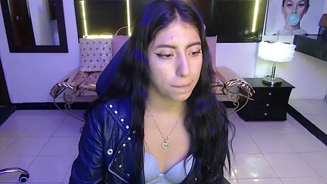 Snapshot of Angela_Diaz_ chatting on 01/13/25, 12:35 Angela Diaz online show from 01/13/25, 12:35