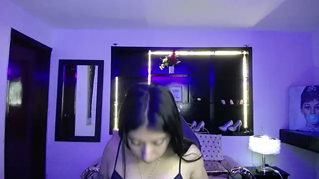 Snapshot of Angela_Diaz_ chatting on 01/27/25, 12:37 Angela Diaz online show from 01/27/25, 12:37