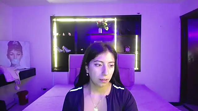 Snapshot of Angela_Diaz_ chatting on 01/31/25, 11:03 Angela Diaz online show from 01/31/25, 11:03