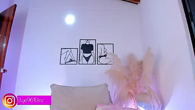 ellie mcdonald online show from 03/29/26, 04:23