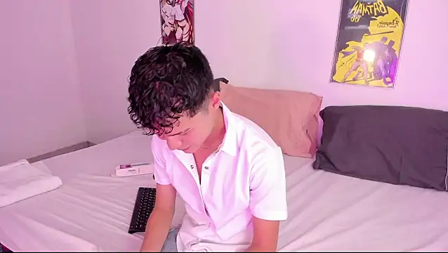 Snapshot of crushnier chatting on 12/06/24, 05:33 crushnier online show from 12/06/24, 05:33