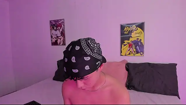 Snapshot of crushnier chatting on 12/16/24, 05:11 crushnier online show from 12/16/24, 05:11