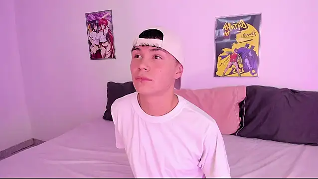 Snapshot of crushnier chatting on 12/27/24, 05:16 crushnier online show from 12/27/24, 05:16