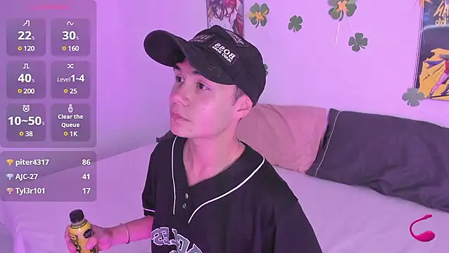 Snapshot of crushnier chatting on 03/21/25, 06:18 crushnier online show from 03/21/25, 06:18